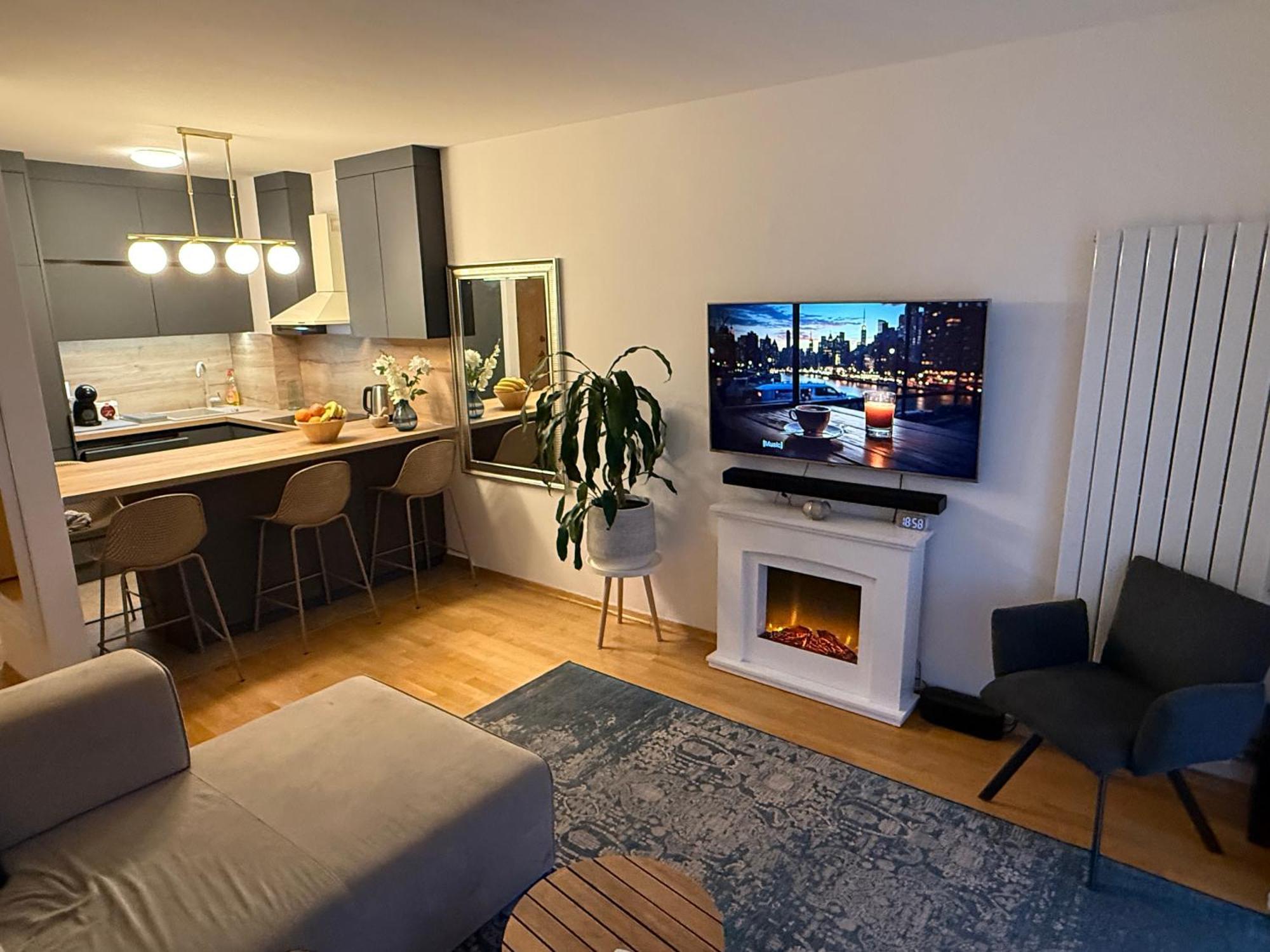 Garden - Cozy Two-bedroom With Flexible Check-in, Terrace, And Netflix Apartman